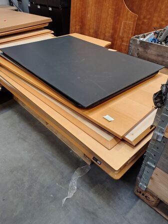 Palle med bordplader.  Assorterede. 