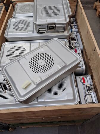 Parti metalkasser. Assorterede. 