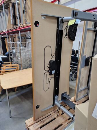 Hæve/sænkebord.  Midterbue. 