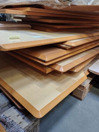 Palle med bordplader.  Assorterede. 