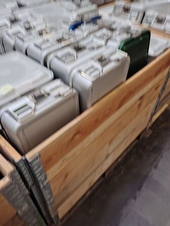 Parti metalkasser. Assorterede. 