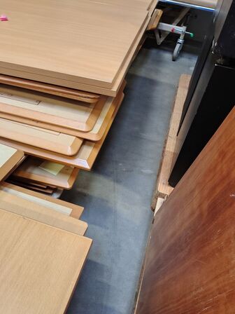 Palle med bordplader.  Assorterede. 