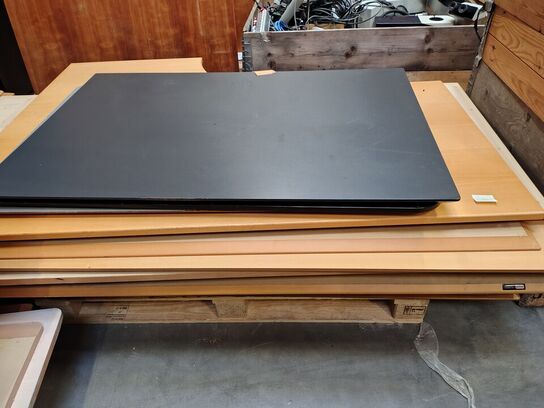 Palle med bordplader.  Assorterede. 