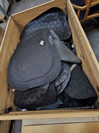 Parti støddæmpende måtter.  Assorterede. 