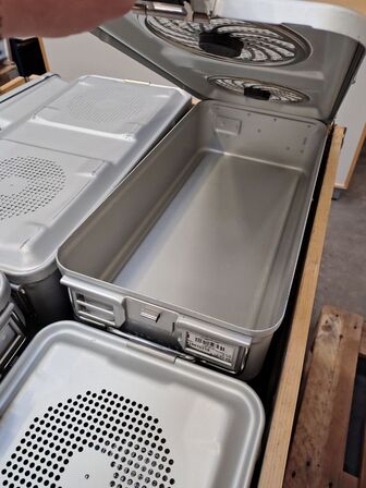 Parti metalkasser. Assorterede. 