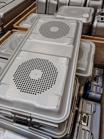 Parti metalkasser. Assorterede. 