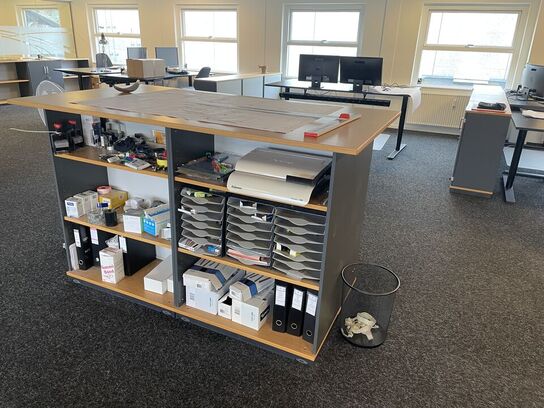 Skranke med kontorartikler