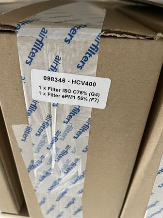 Reol med filtre og riste