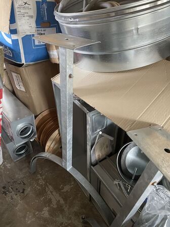 Stort parti ventilationsudstyr