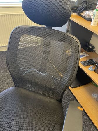 Kontorstol med armlæn