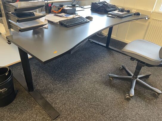 Hæve/sænkebord KINNARPS