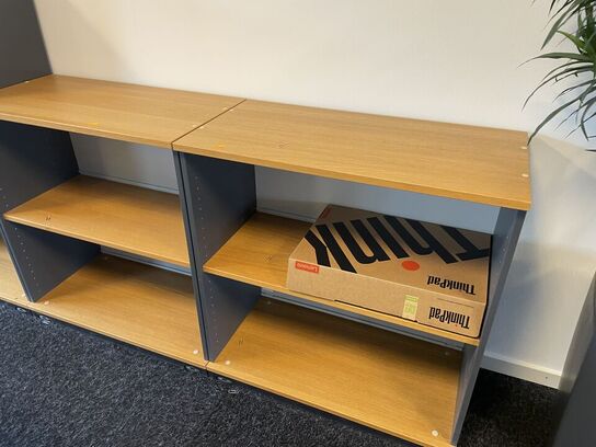 Fem reoler og én top