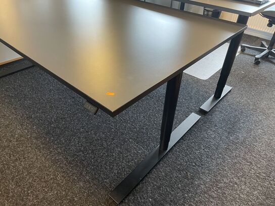 Hæve/sænkebord KINNARPS