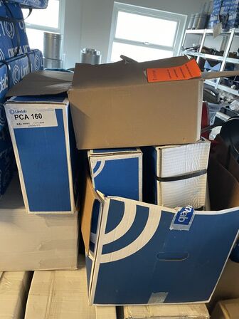 Stort parti ventilationsudstyr