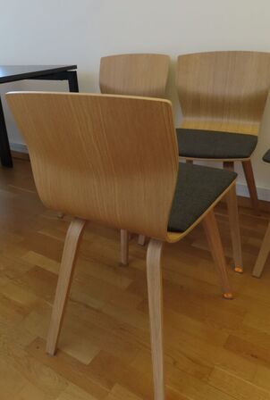 4 stk. Stole. Mrk. Magnus Olesen. 