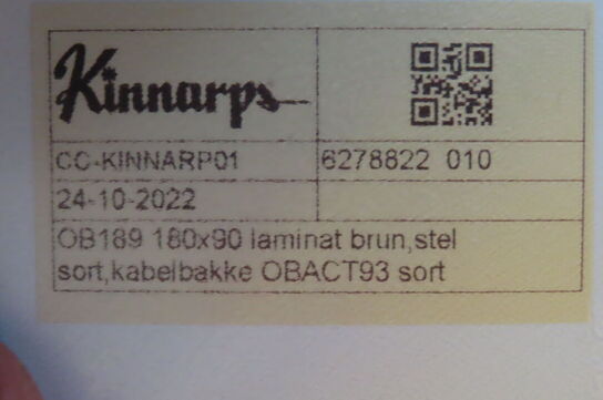 Hæve-/sænkeskrivebord. Mrk Kinnarps. 