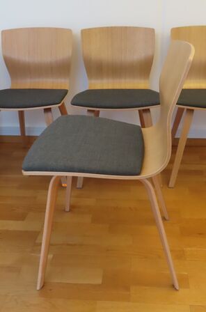 4 stk. Stole. Mrk. Magnus Olesen. 