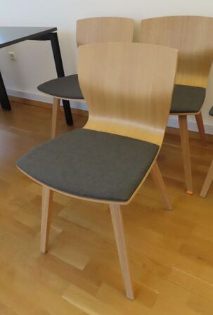 4 stk. Stole. Mrk. Magnus Olesen. 