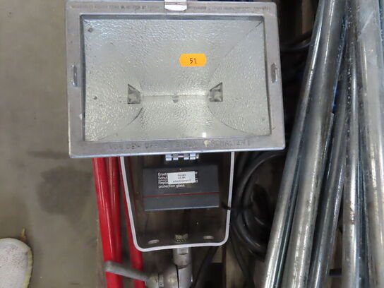 Palle med diverse Lamper og stativer