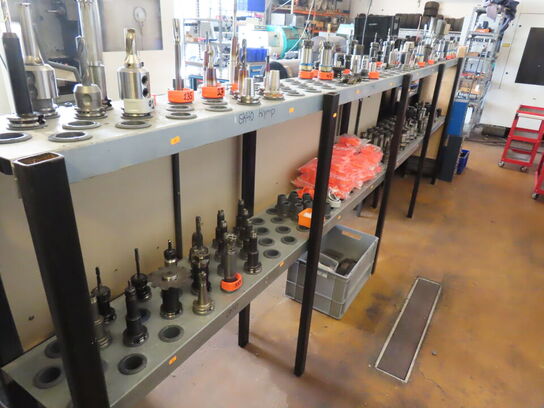 Reol til CNC-skæreværktøjer og -værktøjsholdere (uden værktøjer)