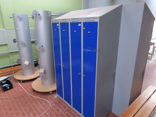 4 stk. Omklædningsskabe med 4 rum i hver (MOMSFRI)