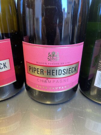 4 flasker champagne PIEPER-HEIDSIECK BRUT, tre varianter