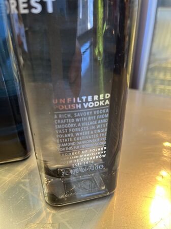 3 flasker vodka, canadisk og polsk i to varianter