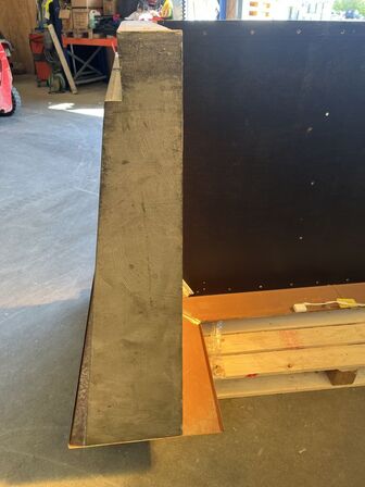 Bardisk med indbygget LED neonlys, industrielt design