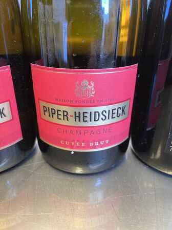 4 flasker champagne PIEPER-HEIDSIECK BRUT, tre varianter