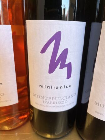 11 flasker rosé og rødvin MONTEPULCIANO D´ABRUZZO 2021