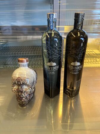 3 flasker vodka, canadisk og polsk i to varianter