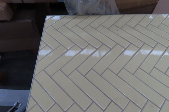 Sildebensbord Herringbone Tile