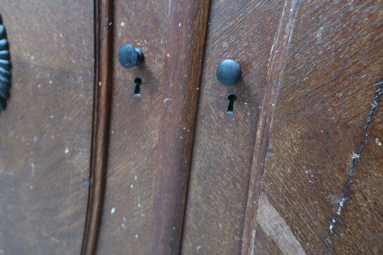 Ældre karlekammerskab 