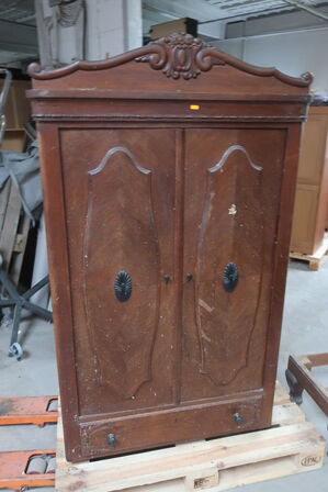 Ældre karlekammerskab 