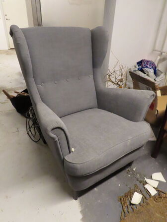 Tøm rummet for møbler, pant og løsdele