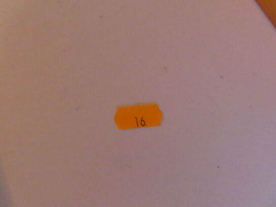 4 stk. cafeborde med stole, samt børnestol og bord