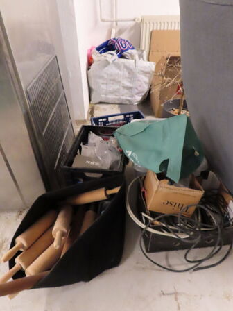 Tøm rummet for møbler, pant og løsdele