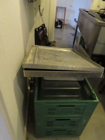 Industriopvaskemaskine, HOBART AMX-10 inkl. bord og bakker