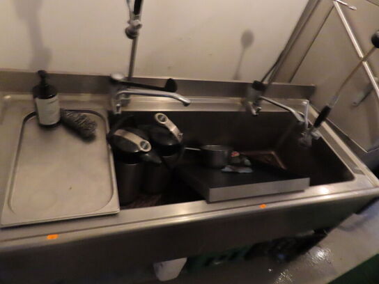 Afskyldningsvask, med 2 stk. amaturer