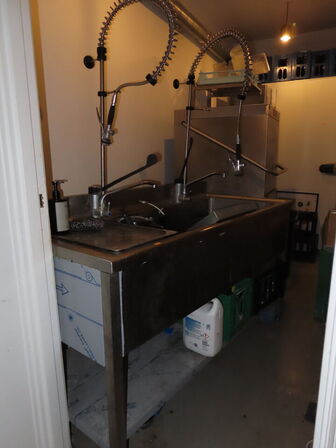 Afskyldningsvask, med 2 stk. amaturer