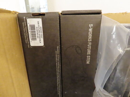Kasse med div. Frempinde S-WORKS Future Stem m.fl.