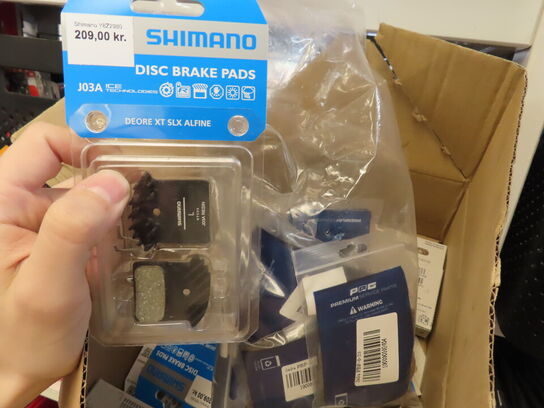 Kasse med bremseklodser, pulley wheels SHIMANO