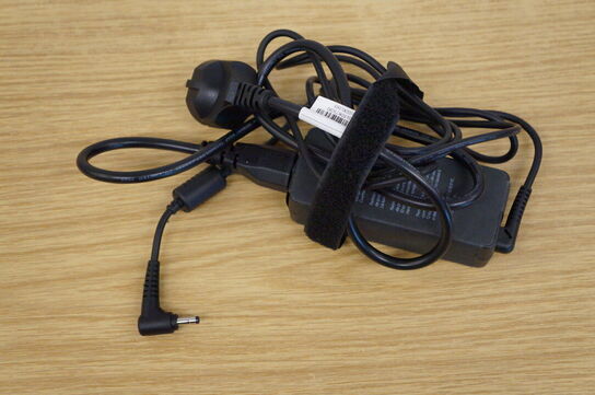 Computer LENOVO V15 G4 AMN