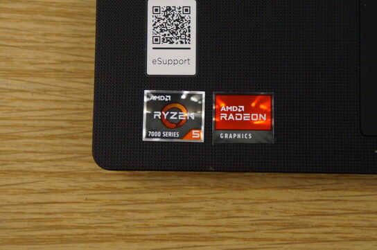 Computer LENOVO V15 G4 AMN