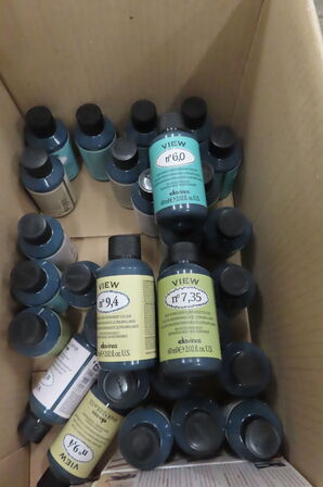 Kasse med diverse hårfarve DAVINES