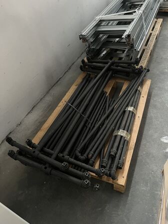 5 stk. Tøj stativ - bøjler stativer vvs rør stil kan indstilles i højden