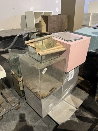 24 stk. Podier - diverse podier i mdf, krydsfiner, glas, 