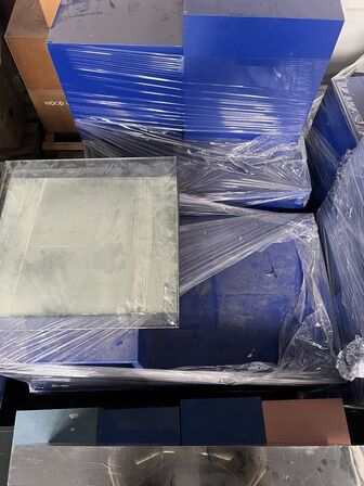 18 stk. Podier - diverse podier i mdf blå larkeret og 2 stjerner i MDF