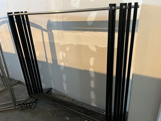 6 stk. Tøj stativ - metal stativ på hjul