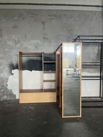 16 stk. Tøj stativer med spejle og hylder - Birkekrydsfiner tøj display på hjul